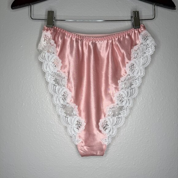 NWT Vintage Victoria’s Secret Gold Label High Cut Satin Lace Sissy Tap Panty - Picture 3 of 6